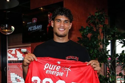FC Emmen huurt Juliën Mesbahi