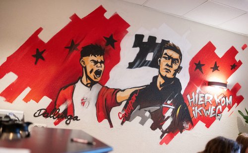 Kongolo en Soares openen nieuw leercentrum voor kinderen in spelershome FC Emmen