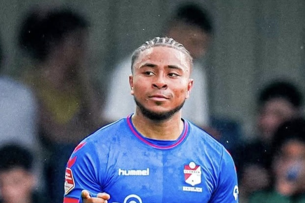 Vicente Besuijen schrikt van het missen grote kans