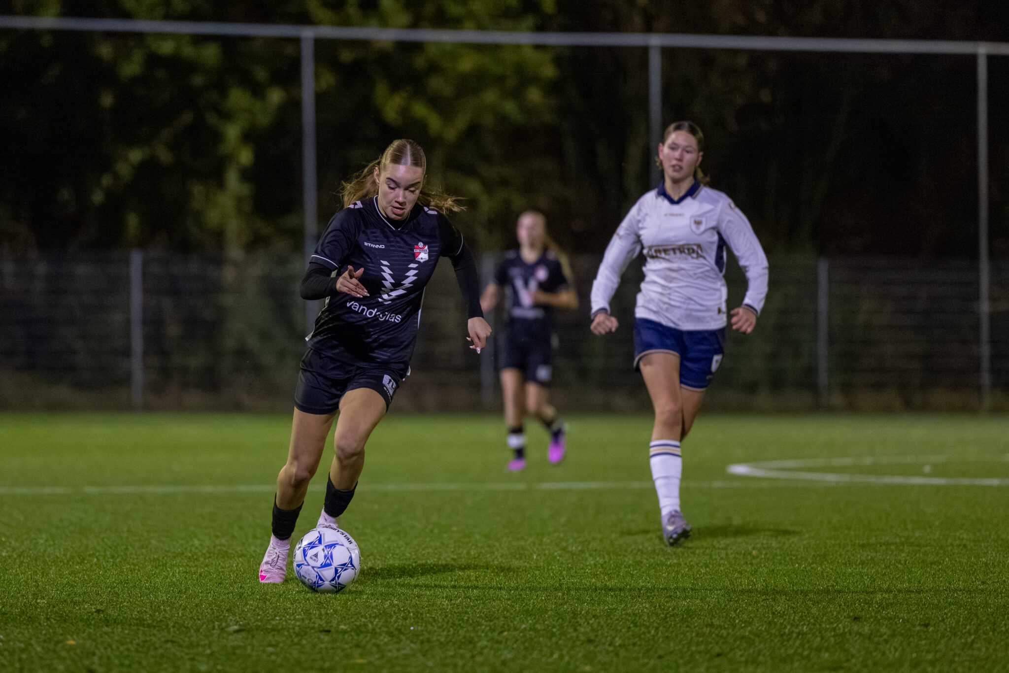 FC Emmen start met meiden onder 17 team