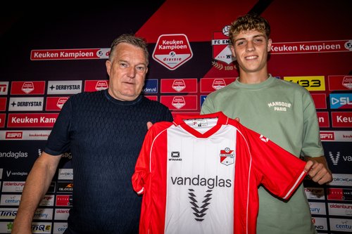 Eerste profcontract voor Nieuw Amsterdammer Daan Lammers